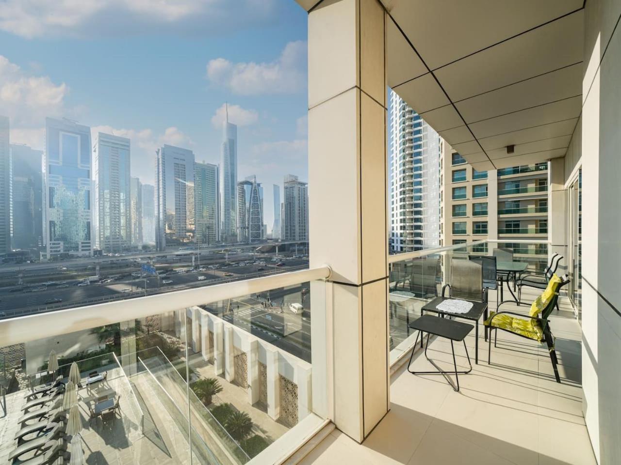 Stylish 2 Bed In Prime Marina Location Apartment *
