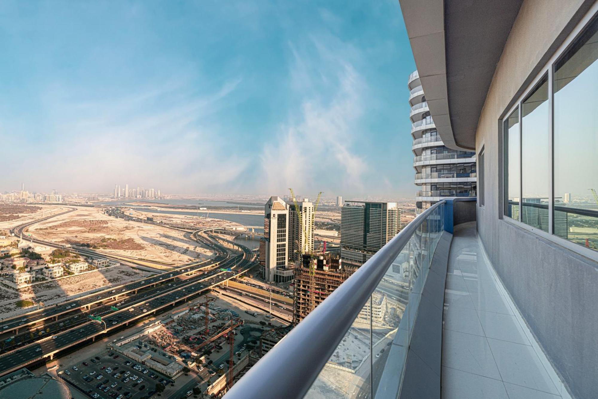 Upgraded 2 Bedroom In Damac Maison Mall Street Apartment