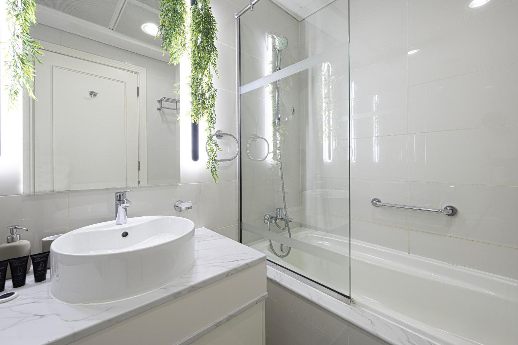 Upgraded 2 Bedroom In Damac Maison Mall Street