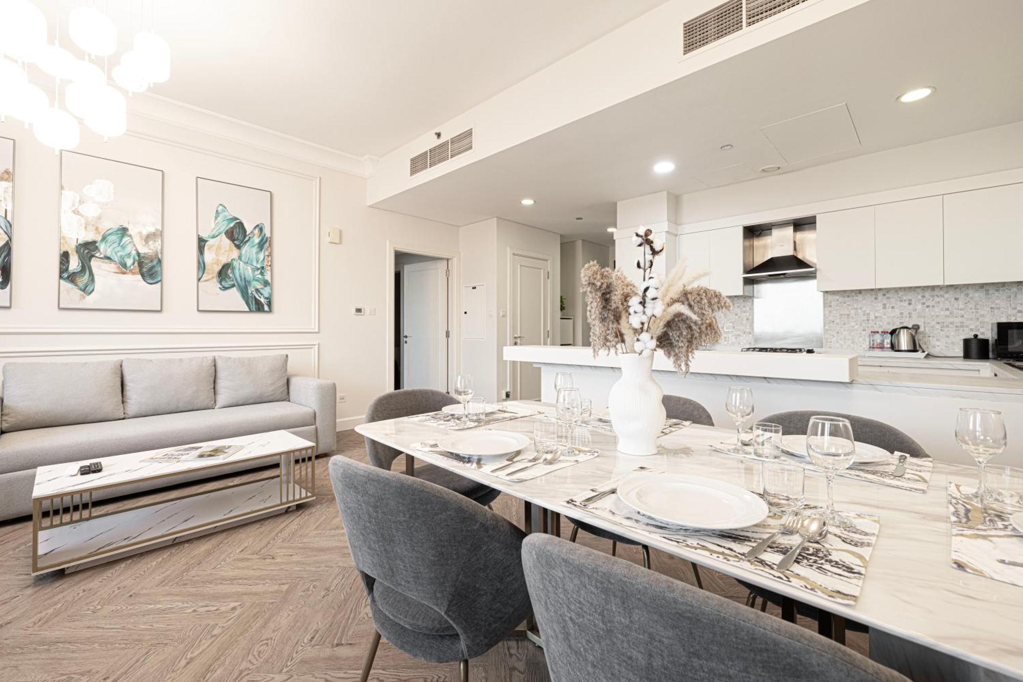 Upgraded 2 Bedroom In Damac Maison Mall Street *