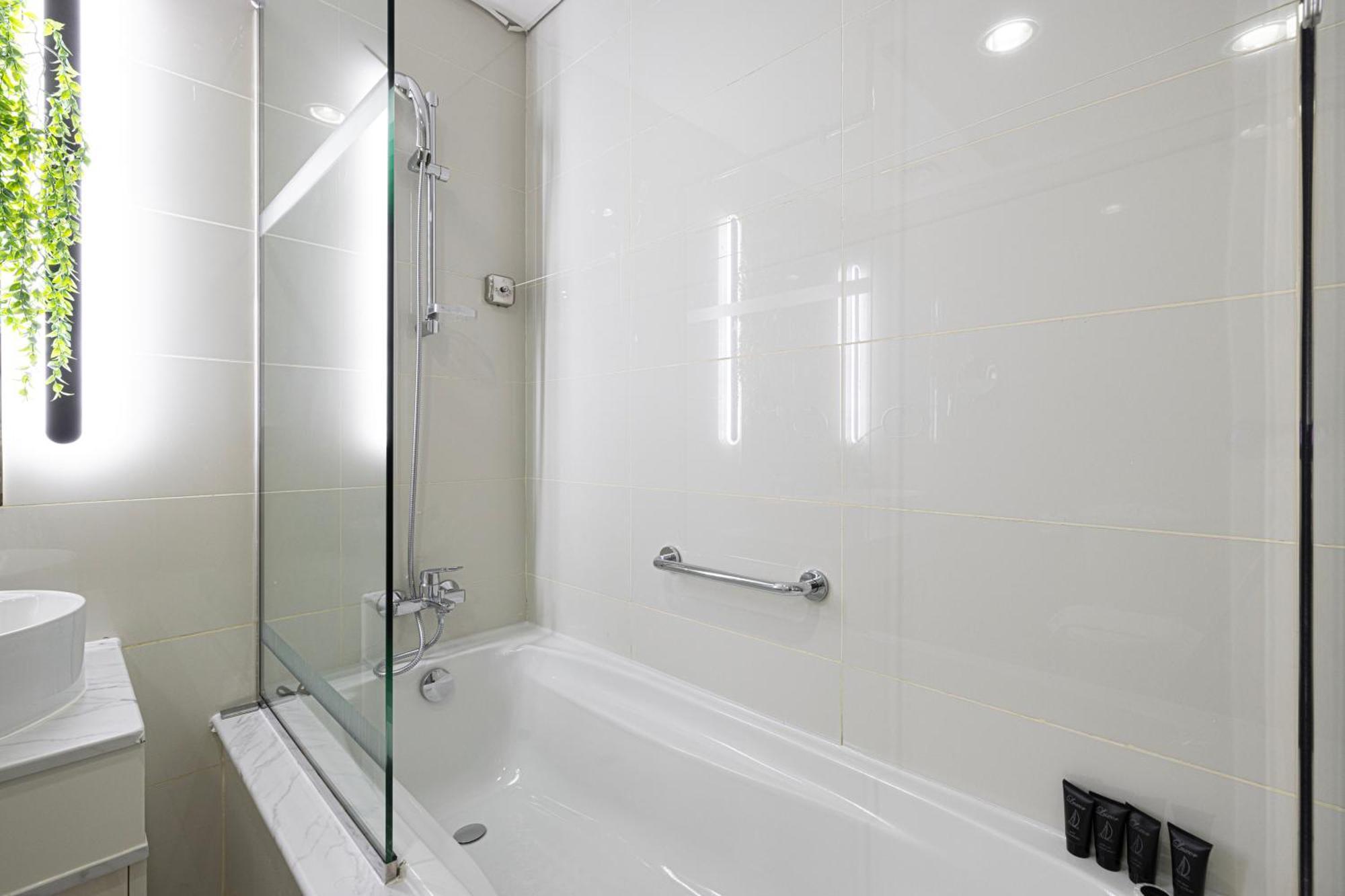 Upgraded 2 Bedroom In Damac Maison Mall Street Apartment Dubai
