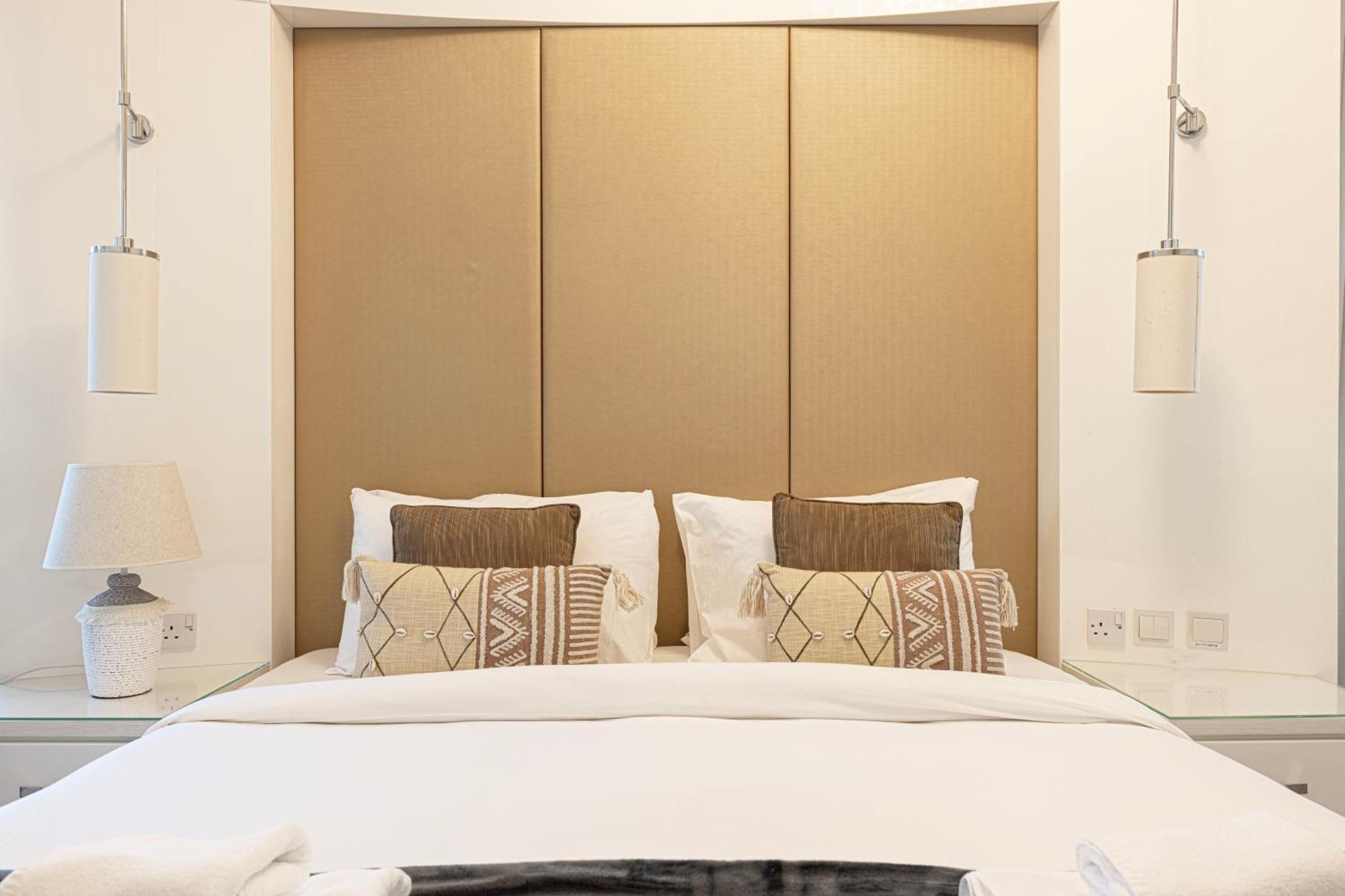 Upgraded 2 Bedroom In Damac Maison Mall Street Apartment Dubai