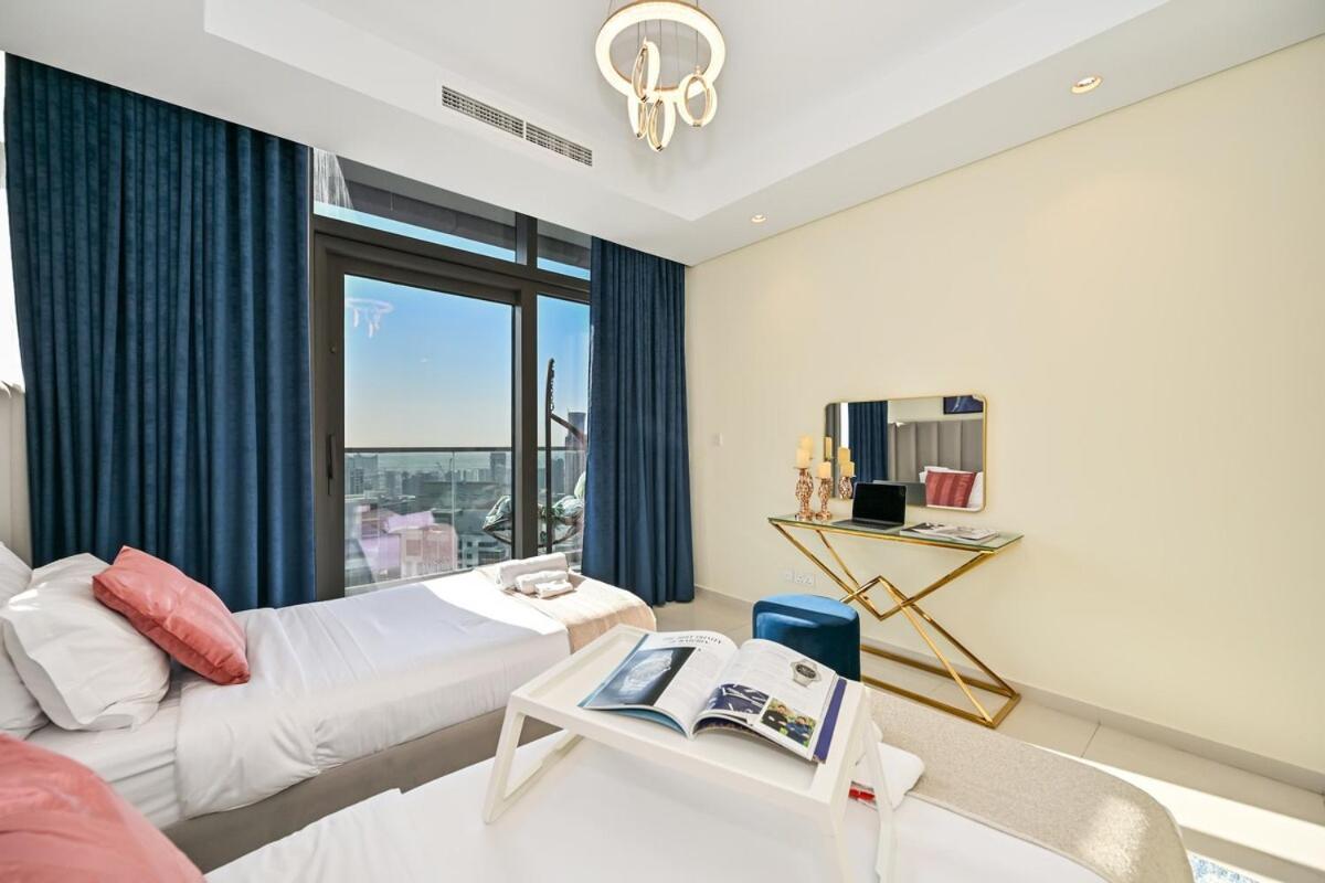 New 2 Bed Burj Khalifa View, 64th Floor Infinity Pool *