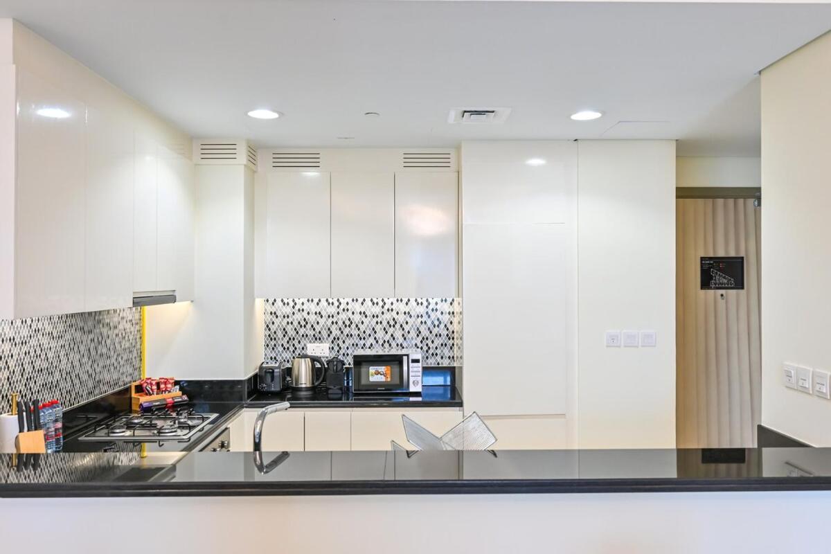 New 2 Bed Burj Khalifa View, 64th Floor Infinity Pool *