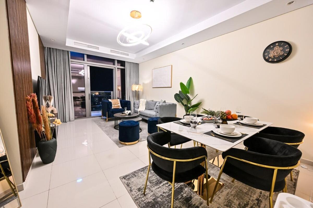 New 2 Bed Burj Khalifa View, 64th Floor Infinity Pool Dubai