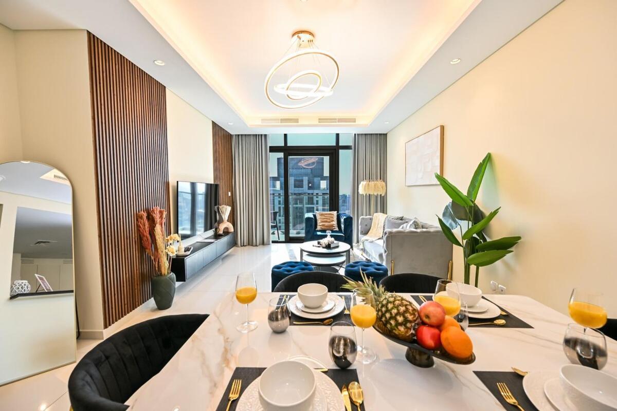 New 2 Bed Burj Khalifa View, 64th Floor Infinity Pool Apartment Dubai