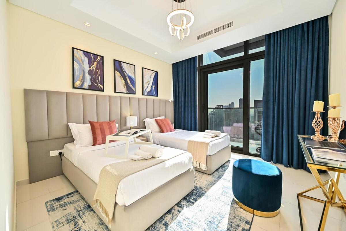 New 2 Bed Burj Khalifa View, 64th Floor Infinity Pool *