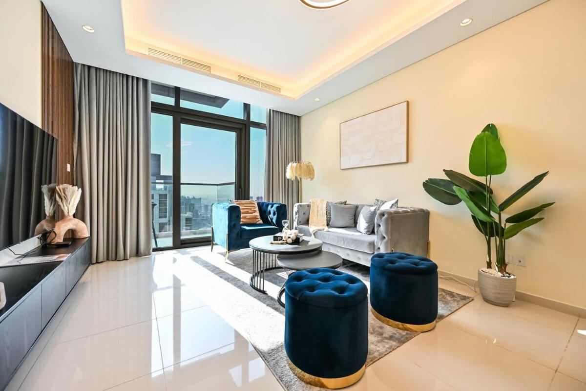 New 2 Bed Burj Khalifa View, 64th Floor Infinity Pool
