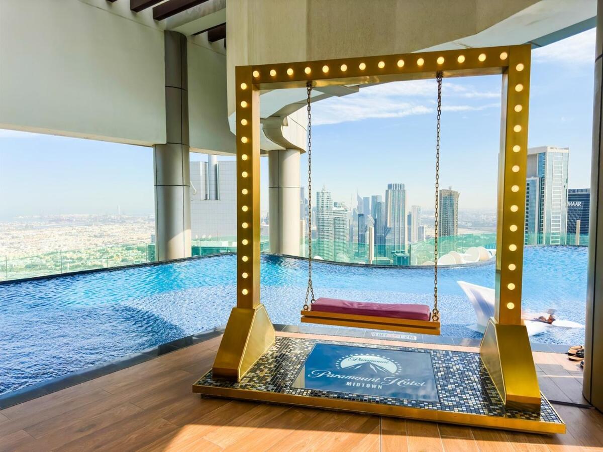New 2 Bed Burj Khalifa View, 64th Floor Infinity Pool Apartment