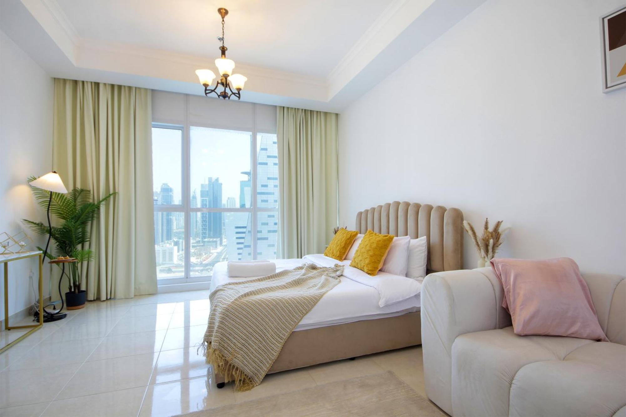 Gorgeous Close To Business Bay Metro Apartment Dubai
