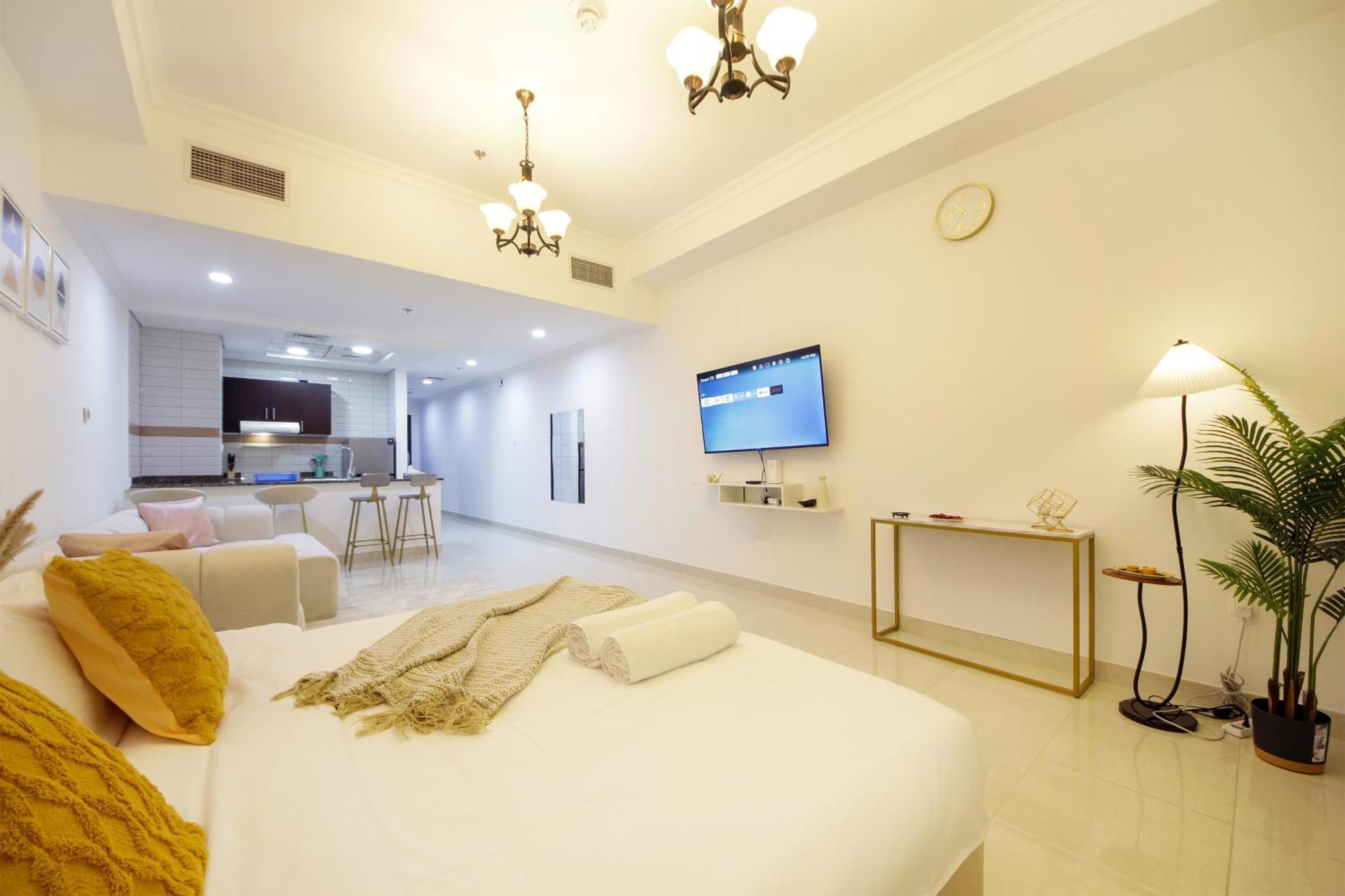 Gorgeous Close To Business Bay Metro Dubai