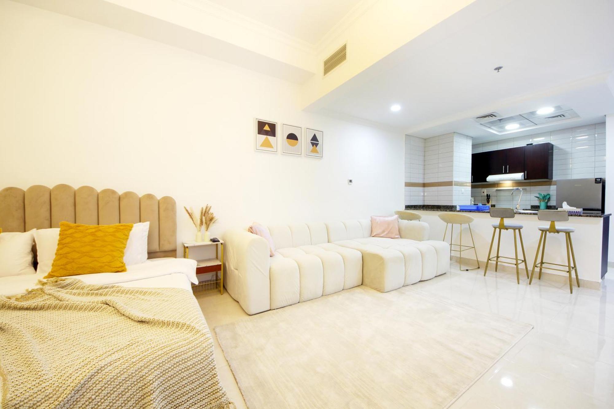 Gorgeous Close To Business Bay Metro *