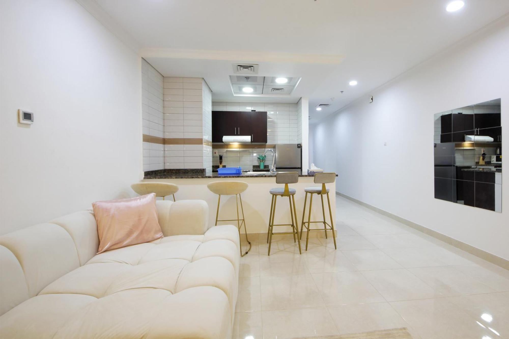 Gorgeous Close To Business Bay Metro