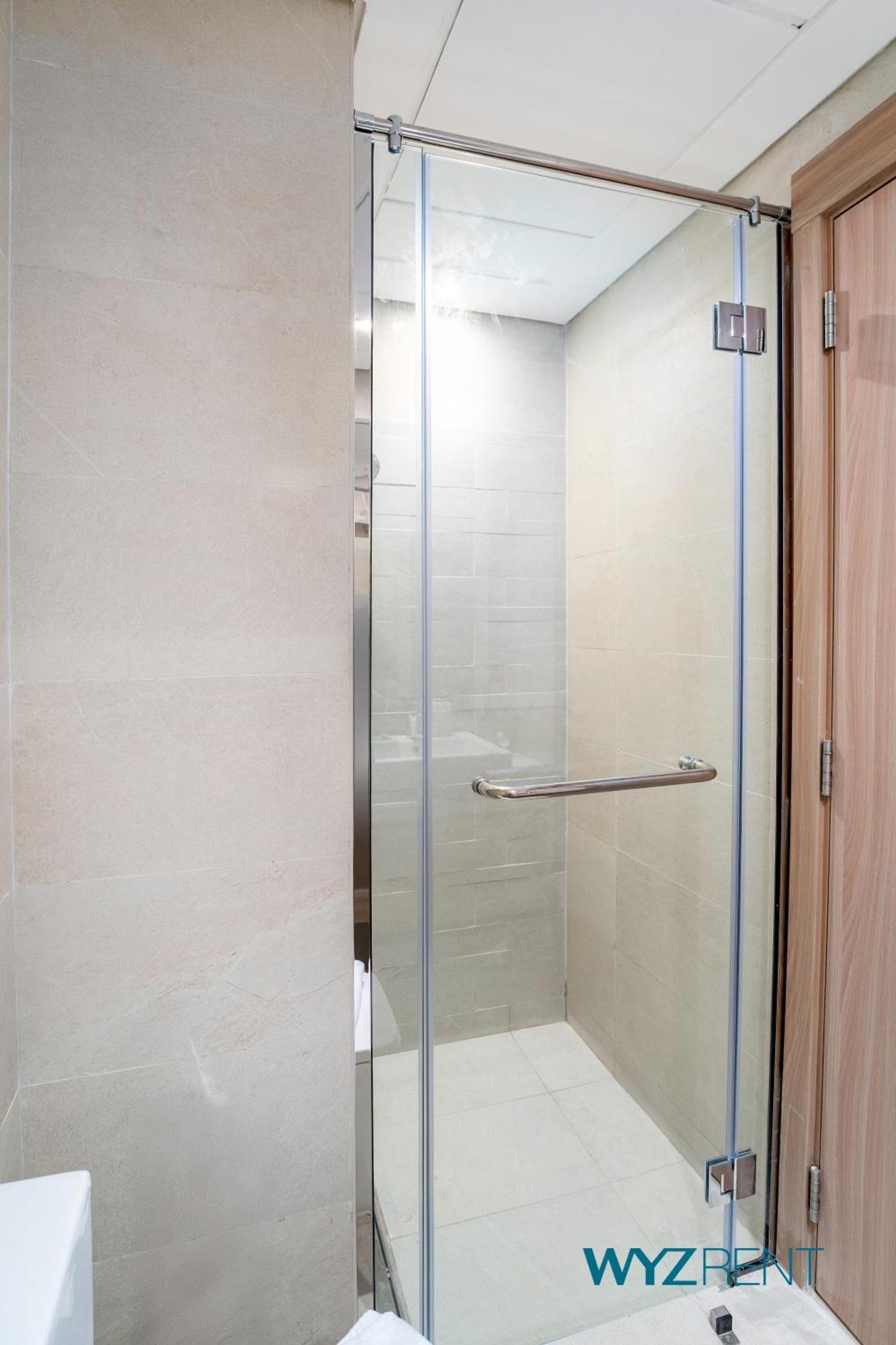 Apartment Amazing In Azizi Riviera 9,city & Pool View *