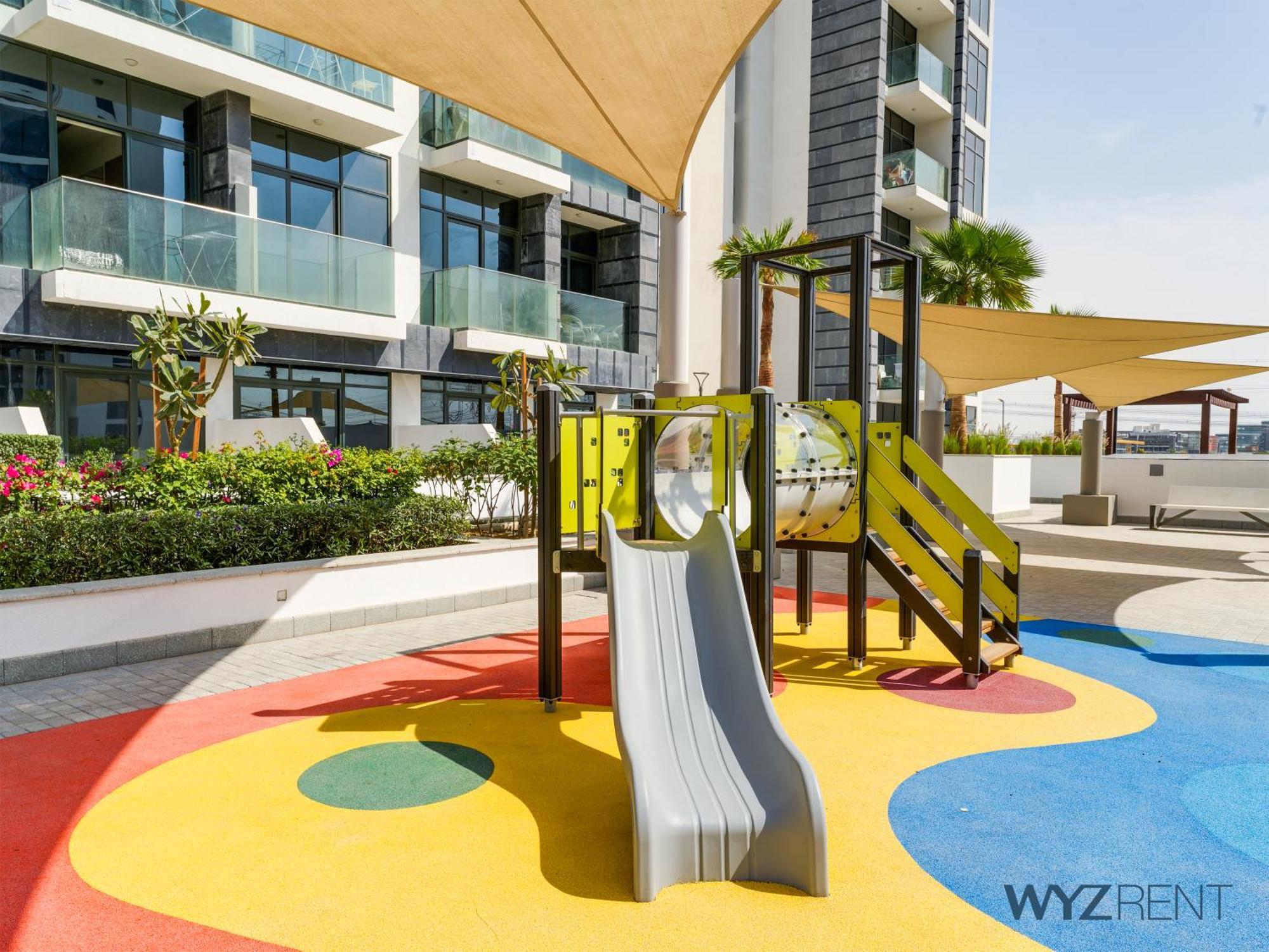 Amazing In Azizi Riviera 9,city & Pool View Dubai