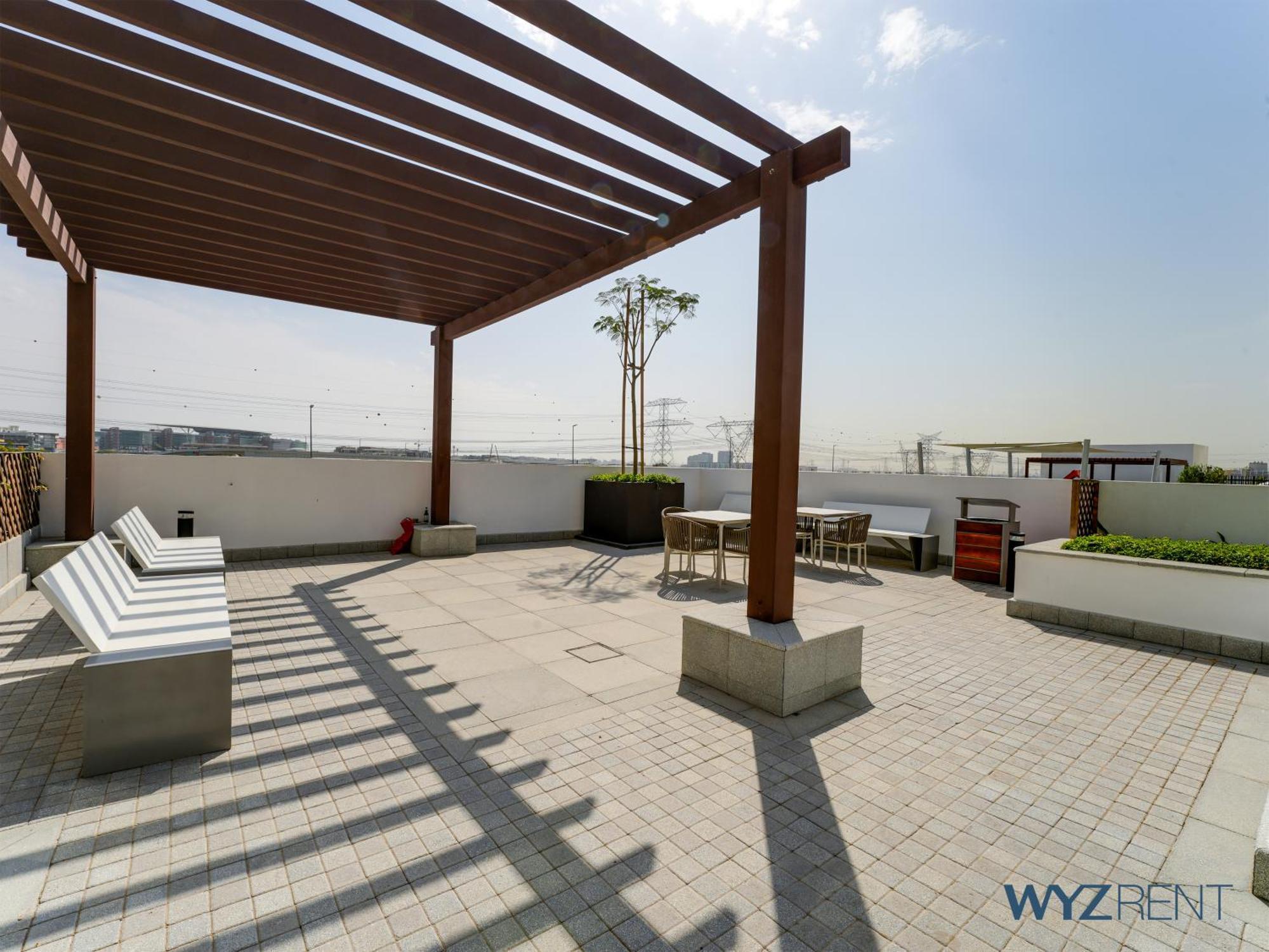Apartment Amazing In Azizi Riviera 9,city & Pool View *