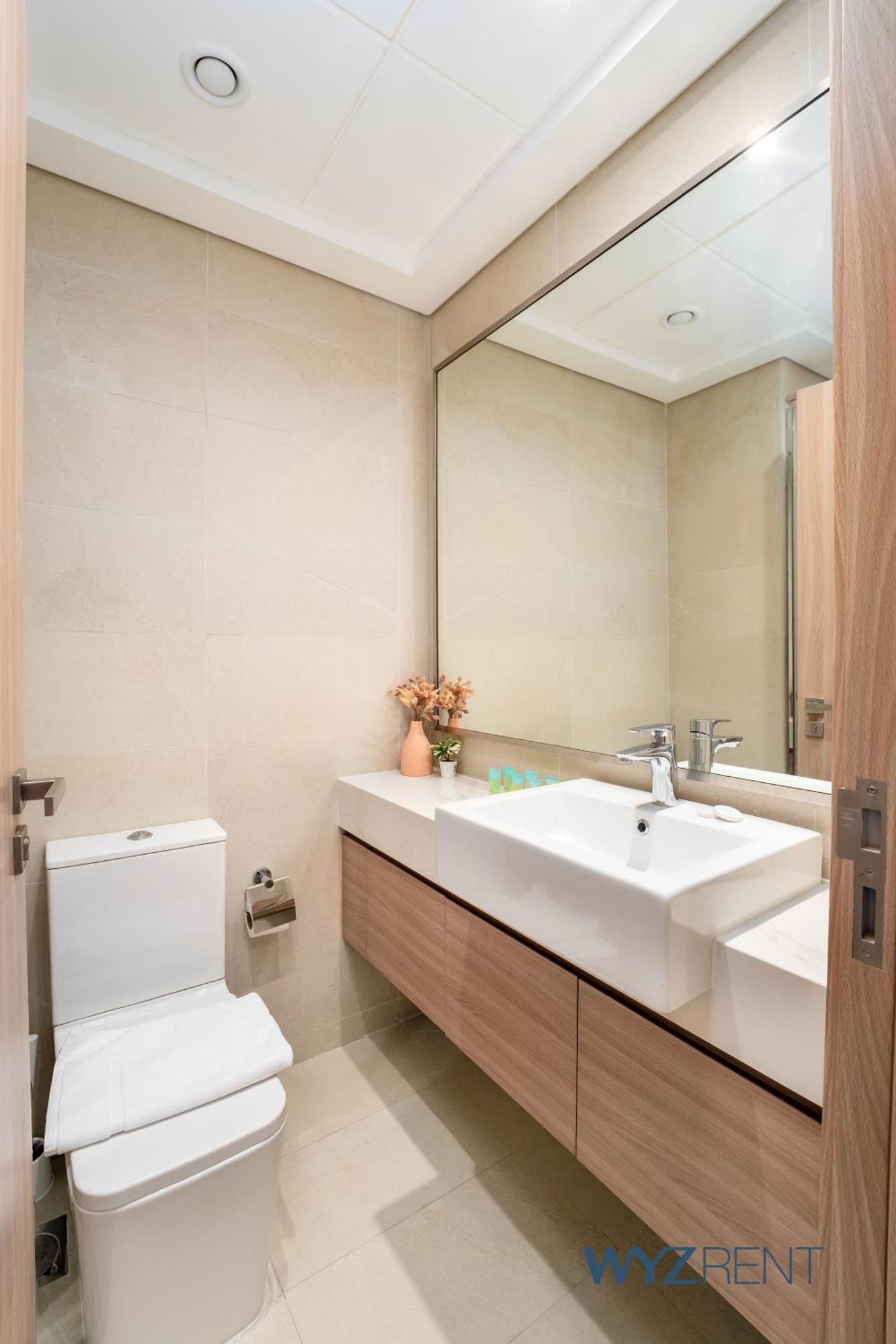 Amazing In Azizi Riviera 9,city & Pool View *