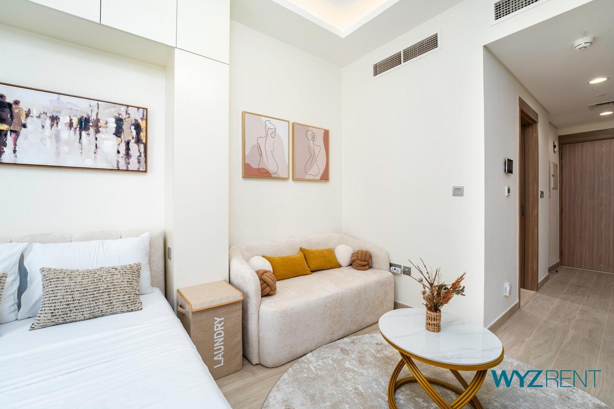 Apartment Amazing In Azizi Riviera 9,city & Pool View