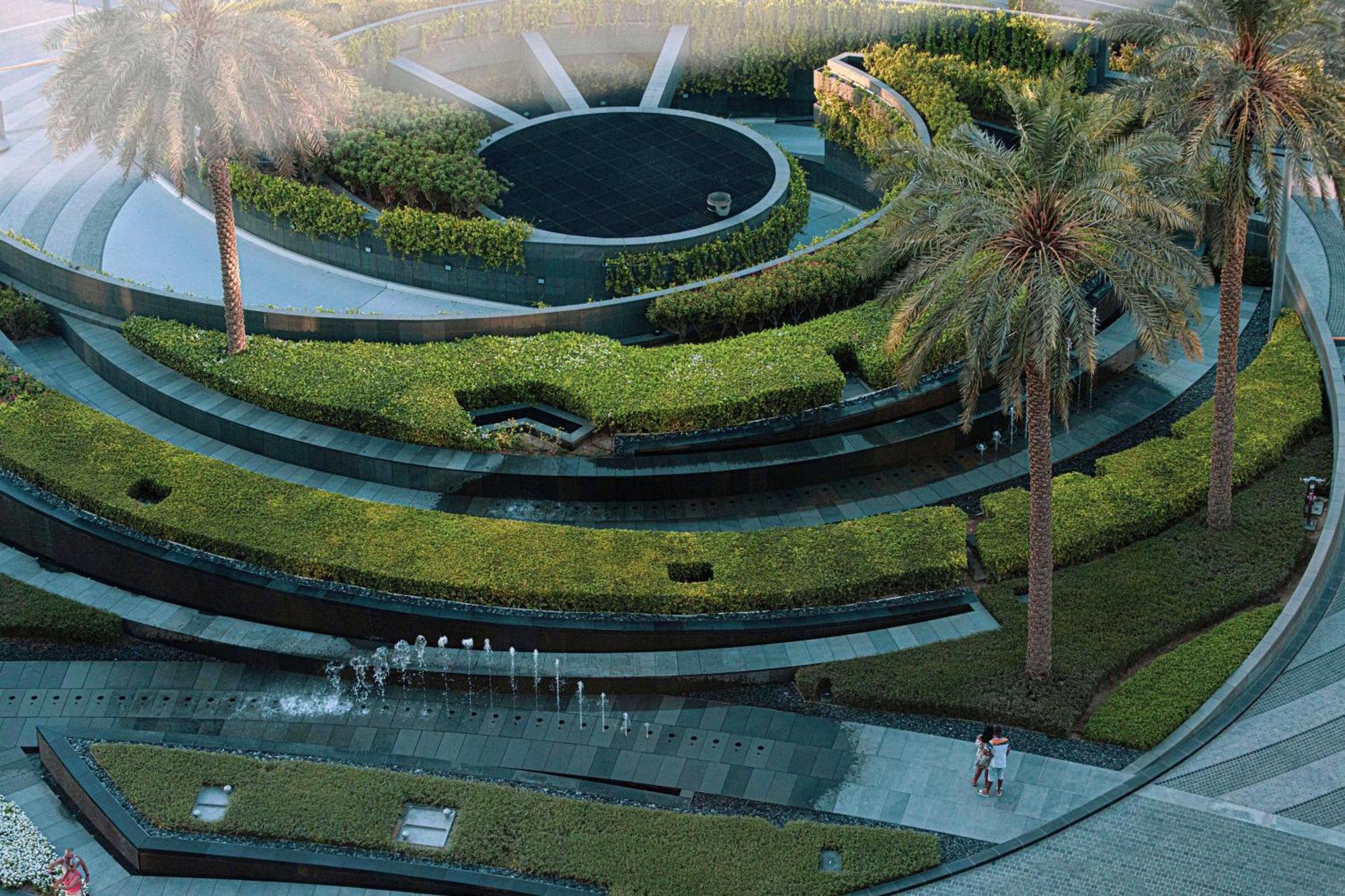 Burj Khalifa *