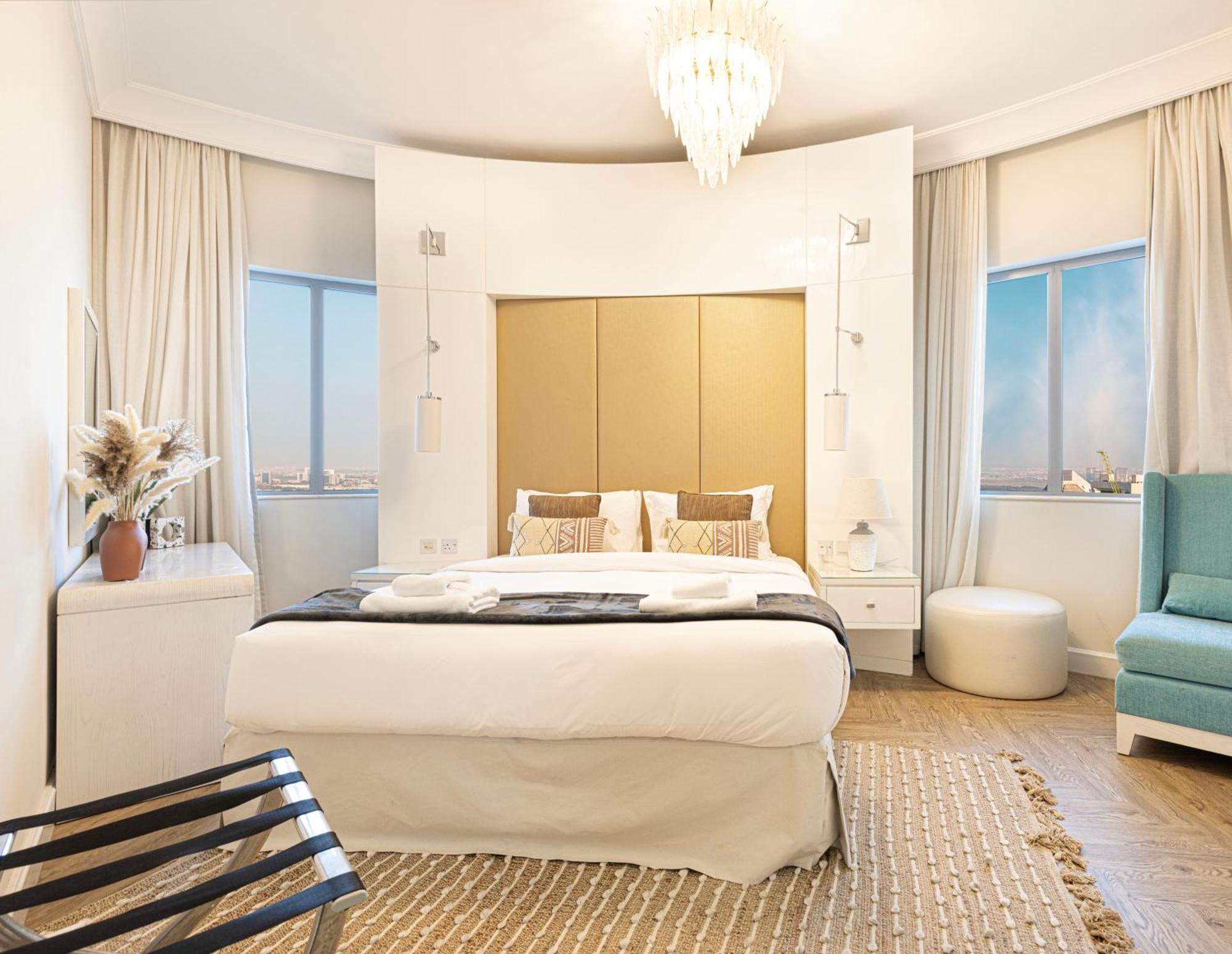 Upgraded 2 Bedroom In Damac Maison Mall Street
