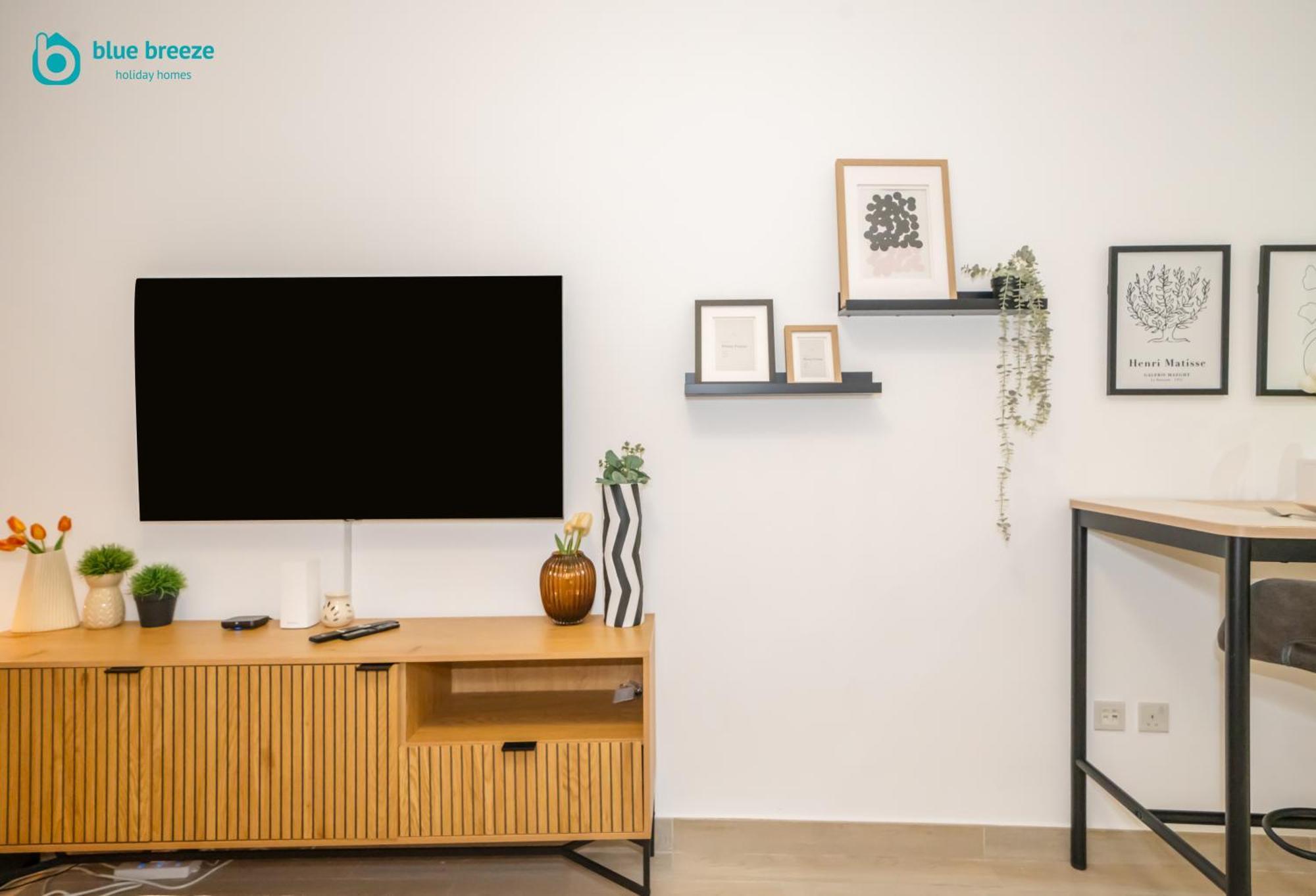 Blue Breeze - Elegant & Cozy In Jvc Dubai