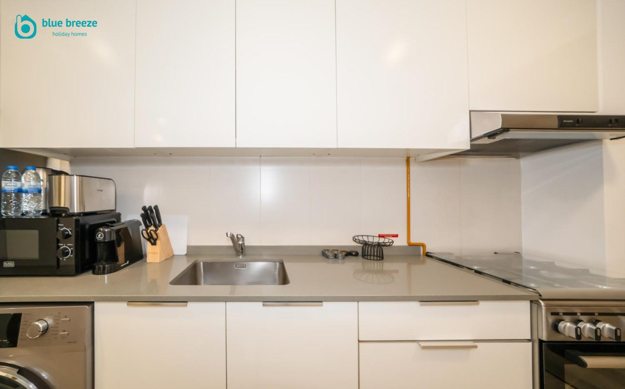 Blue Breeze - Elegant & Cozy In Jvc Apartment Dubai
