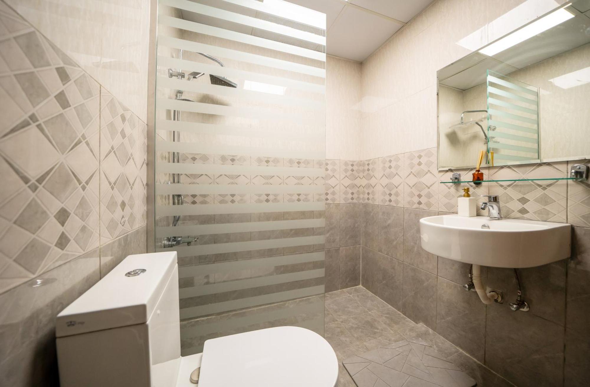 Lavish 1 Bedroom *