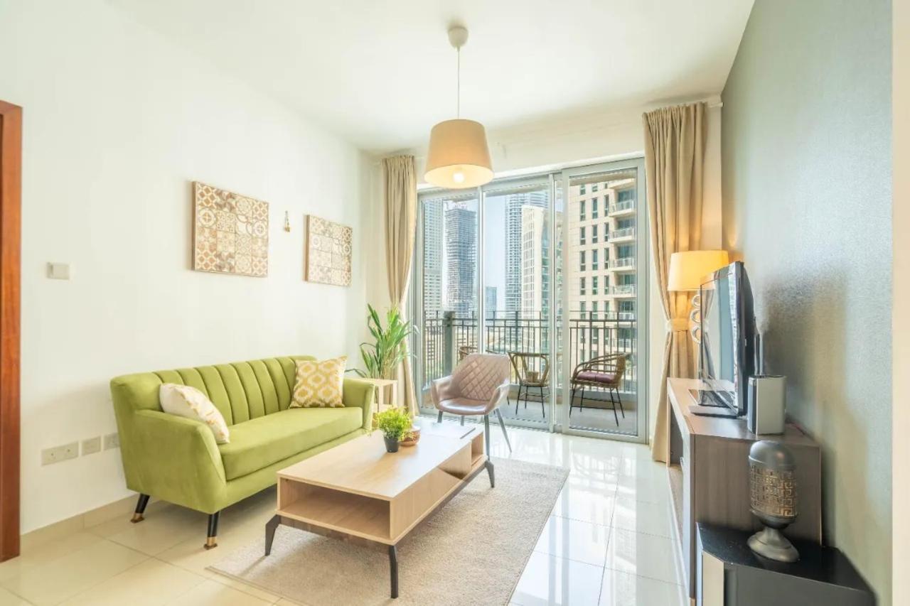 Apartment Luxury 1bed Steps Away From Burj Khalifa *
