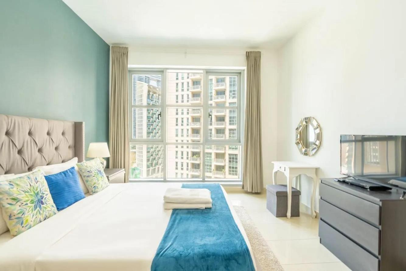 Luxury 1bed Steps Away From Burj Khalifa * Dubai