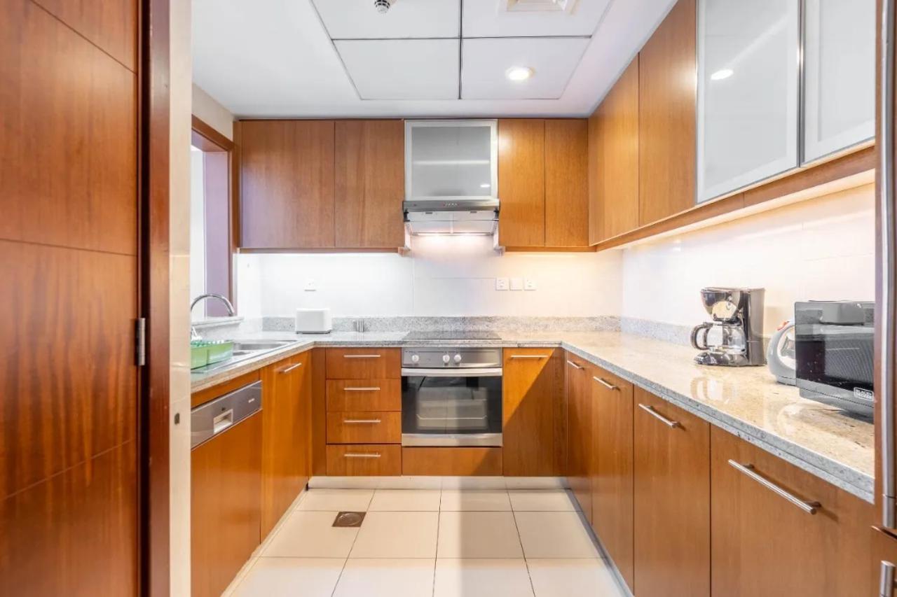Luxury 1bed Steps Away From Burj Khalifa Apartment