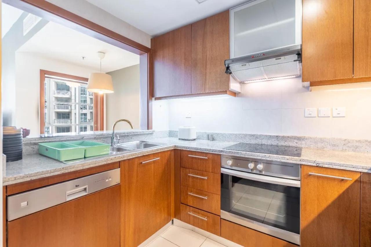 Luxury 1bed Steps Away From Burj Khalifa Apartment