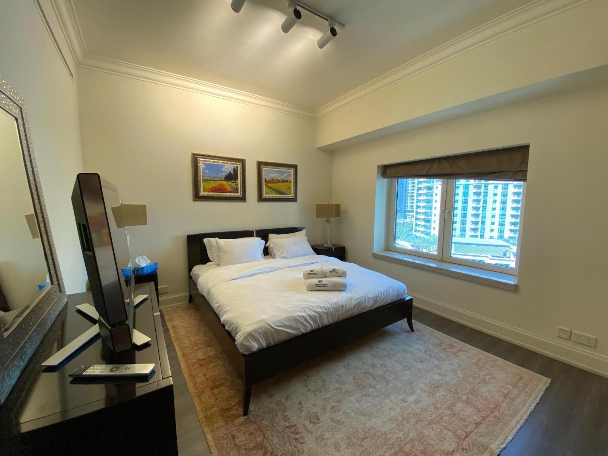Exquisite 3 Bedroom With Marina View * Dubai