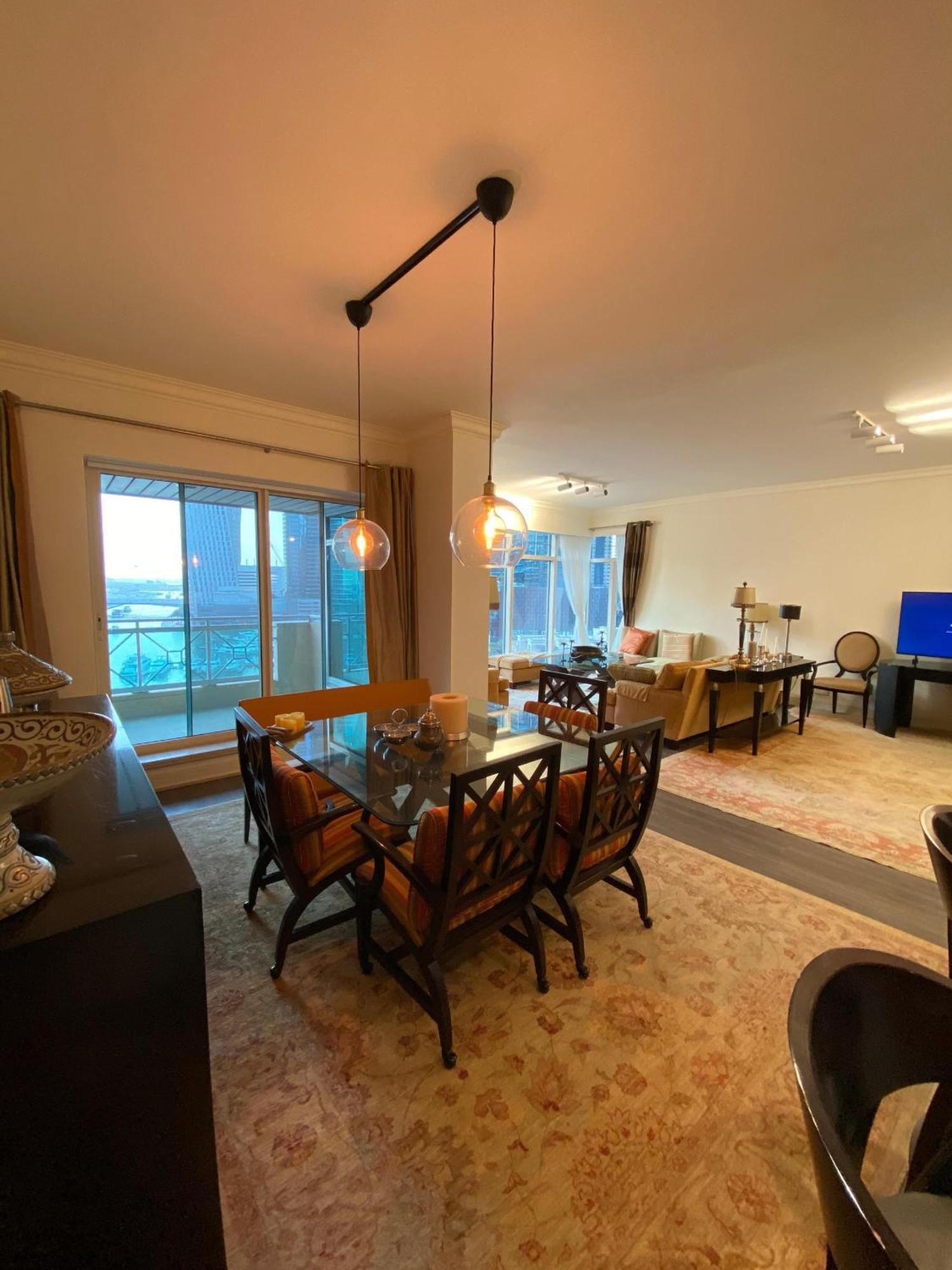 Apartment Exquisite 3 Bedroom With Marina View Dubai