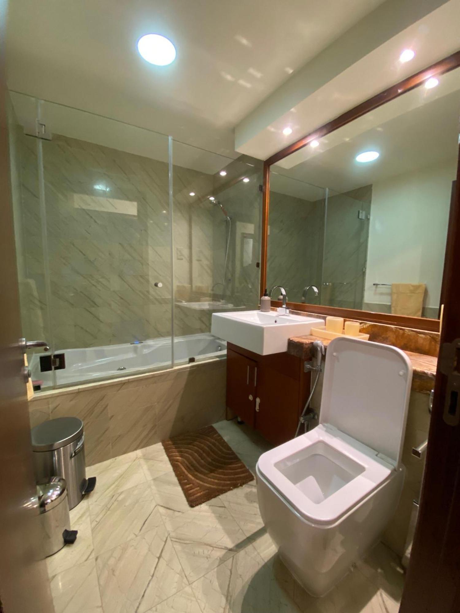 Exquisite 3 Bedroom With Marina View