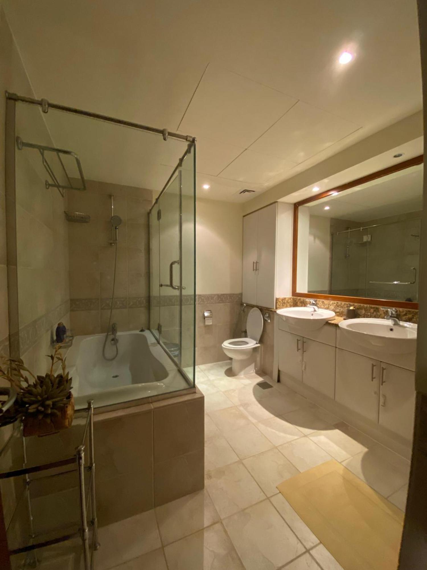 Exquisite 3 Bedroom With Marina View Dubai