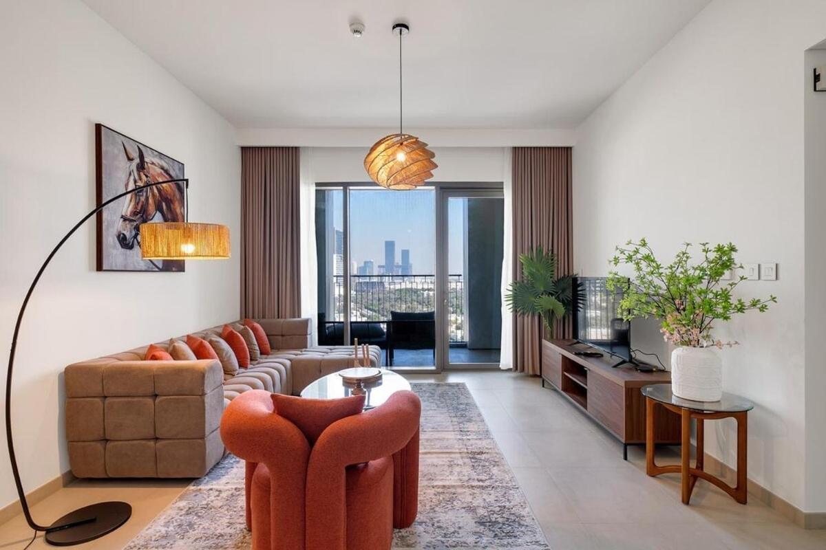 Elegant 2br By Mall Apartment
