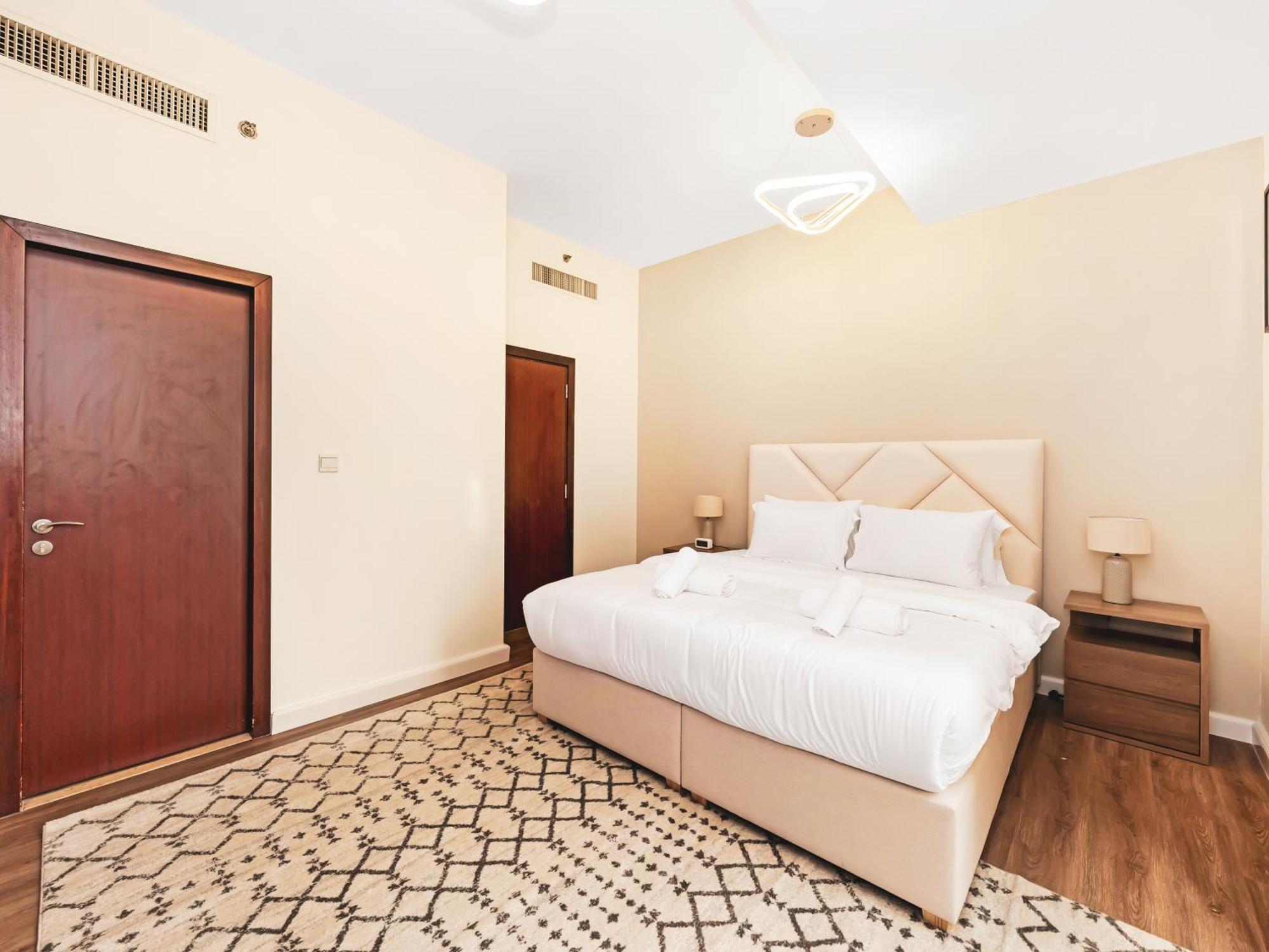 New! Jbr Beachfront With Panoramic Eye Views