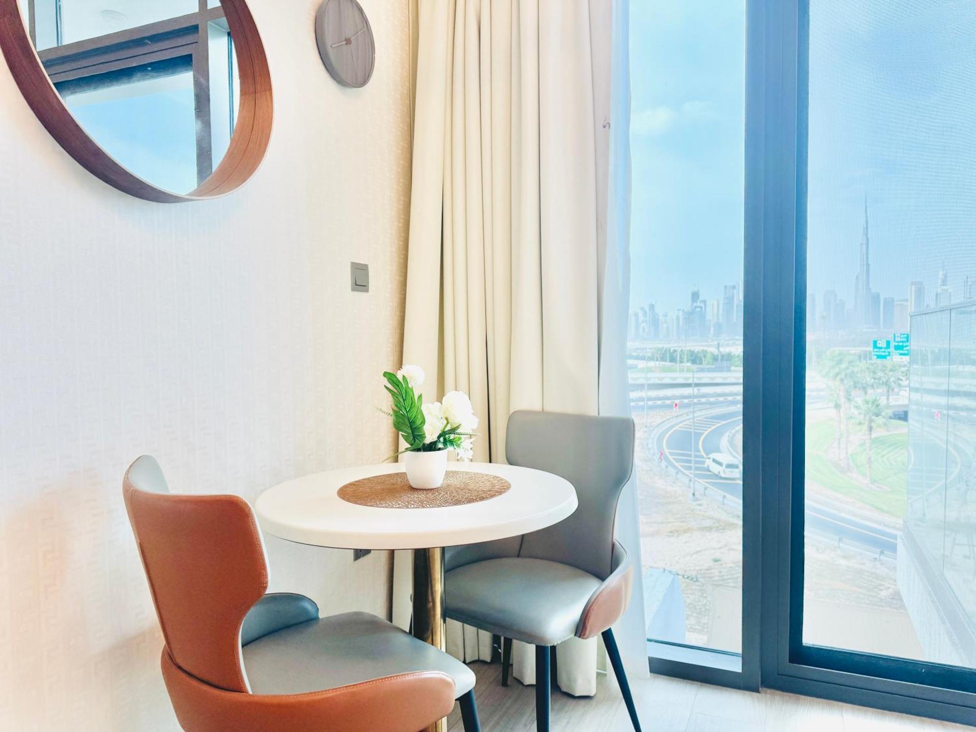 Venduras - Skyline View Farhad Azizi Al Jaddaf Apartment