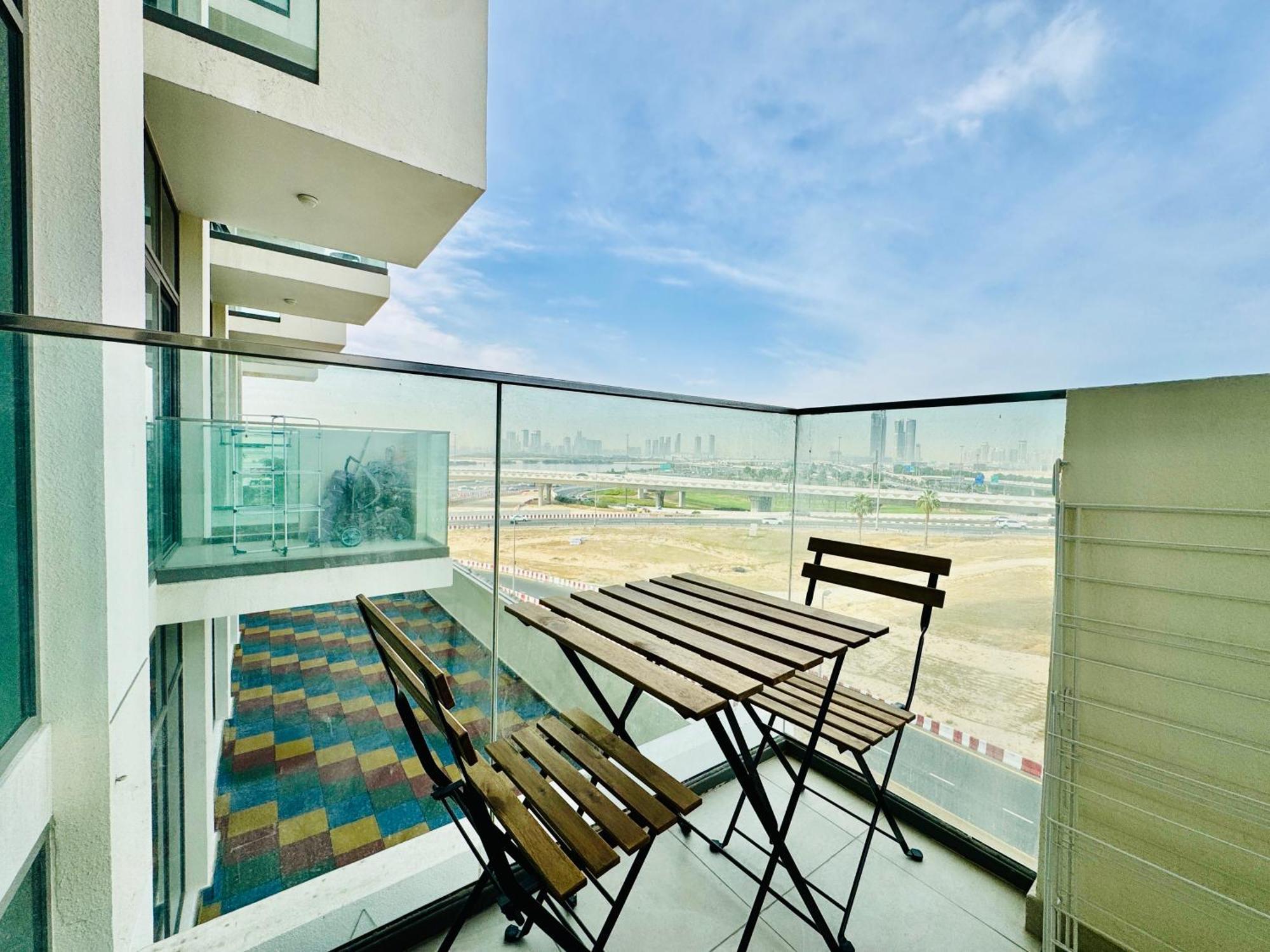 Venduras - Skyline View Farhad Azizi Al Jaddaf Apartment Dubai