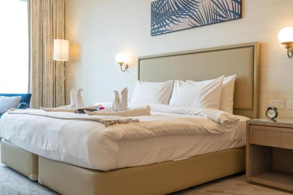 Apartment Palm Tower Where Luxury & View Meet In One Place