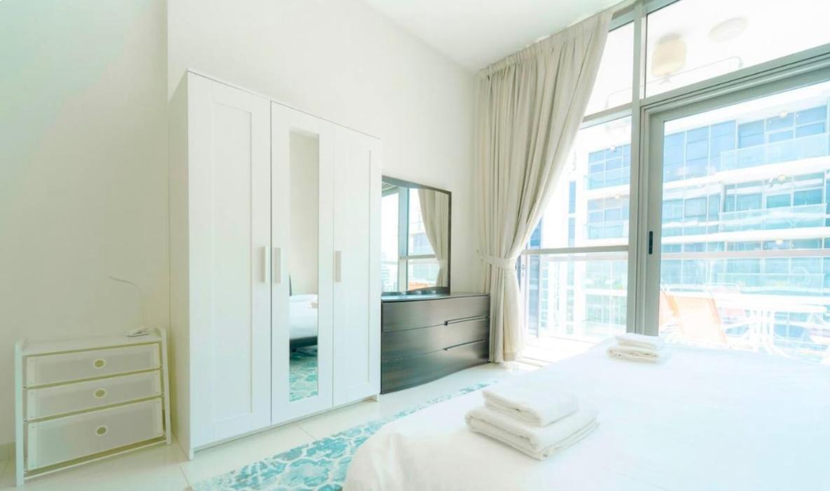 Apartment Aws Homes - Epic Living Near Golf Course *
