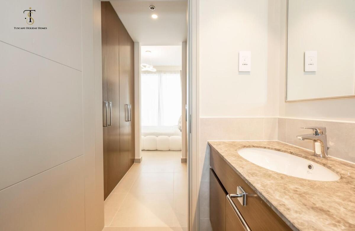 Swanky T1 2br Downtown *