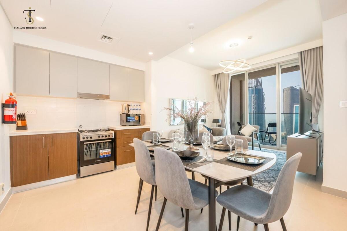 Swanky T1 2br Downtown Apartment *