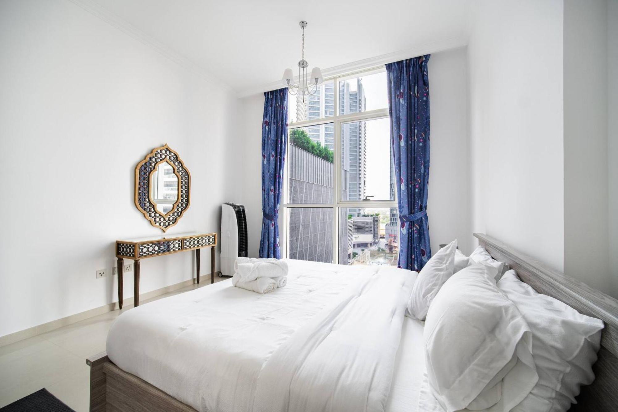 Elegant Escapes - Homely 1b In Dunya Tower *