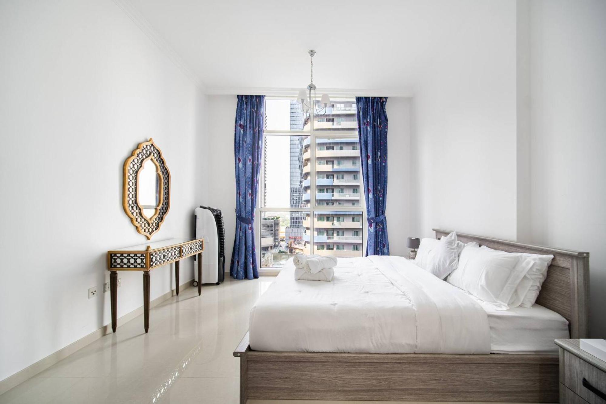 Apartment Elegant Escapes - Homely 1b In Dunya Tower