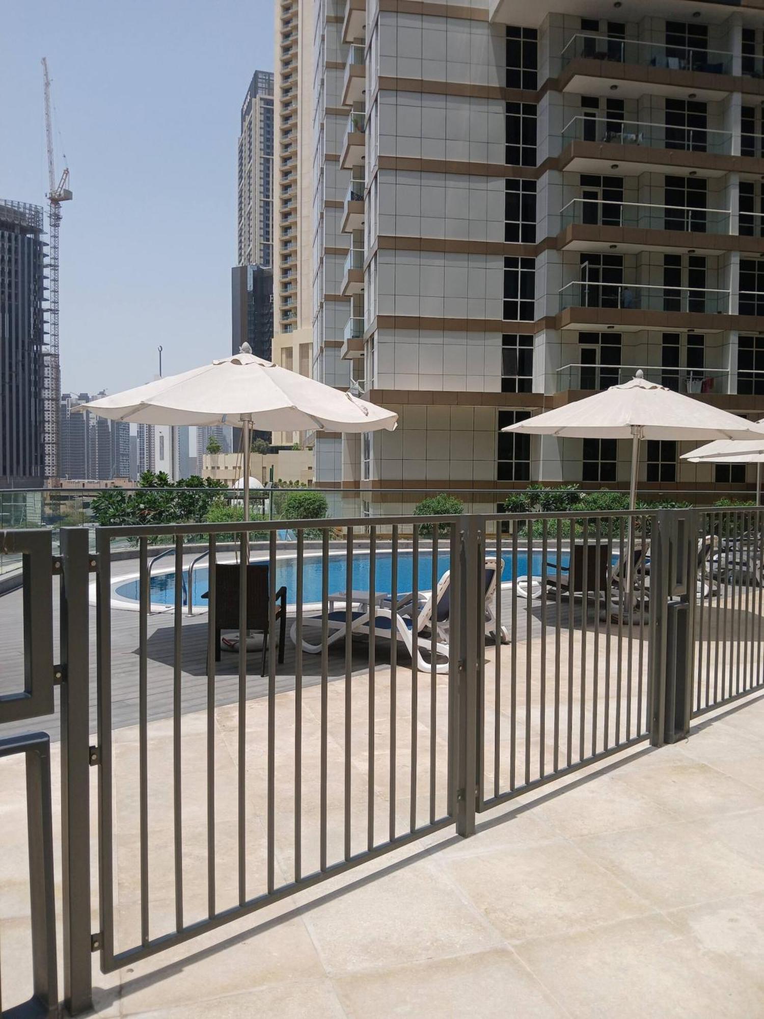 Elegant Escapes - Homely 1b In Dunya Tower Apartment Dubai