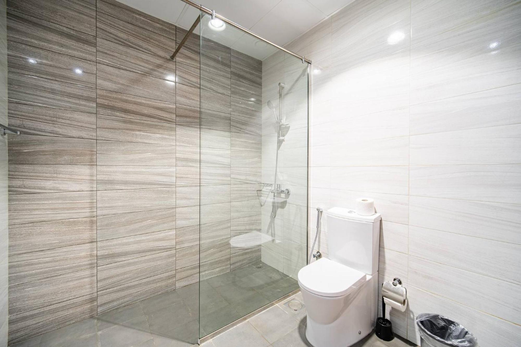 Elegant Escapes - Homely 1b In Dunya Tower Apartment