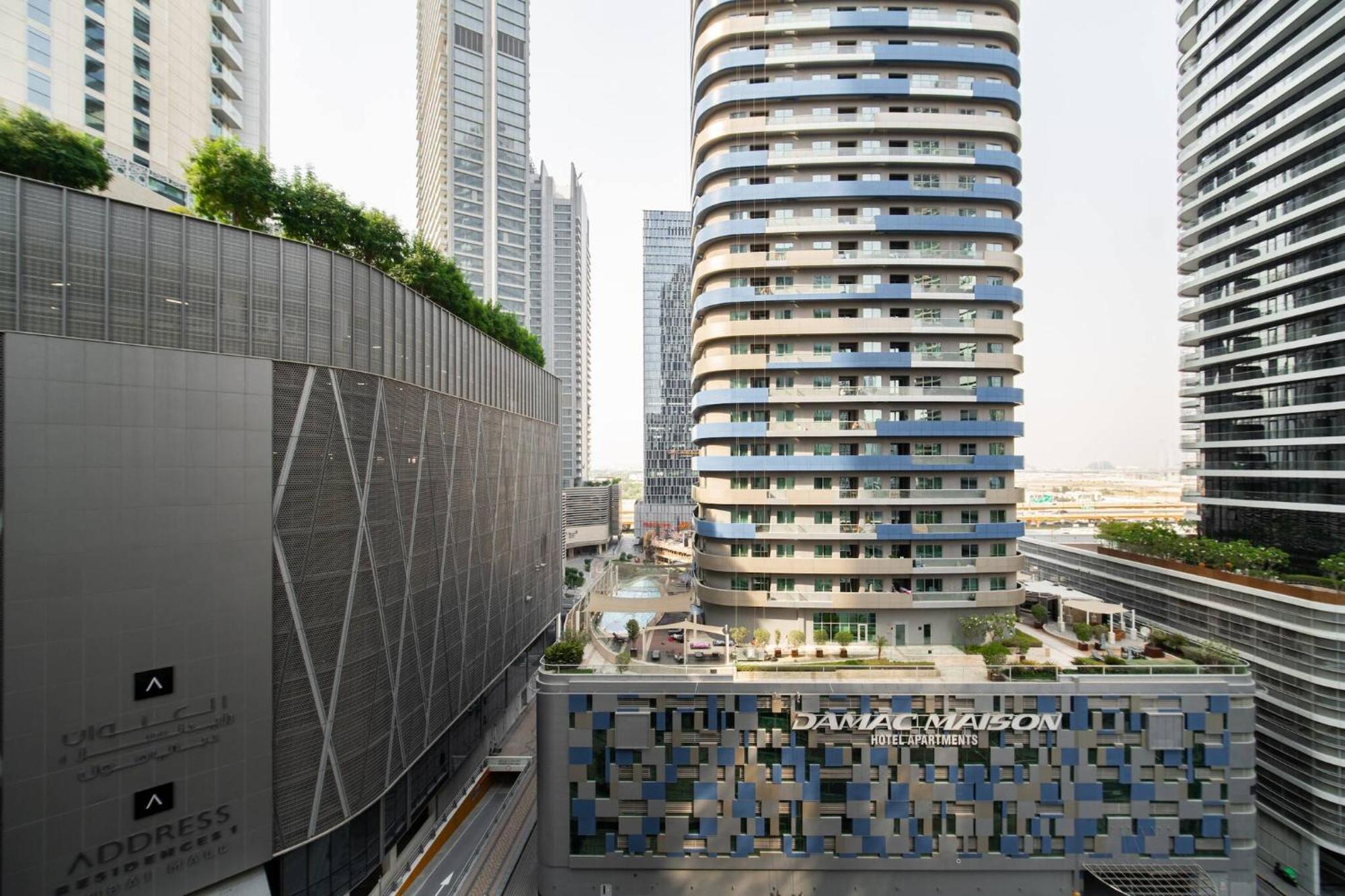 Apartment Elegant Escapes - Homely 1b In Dunya Tower Dubai