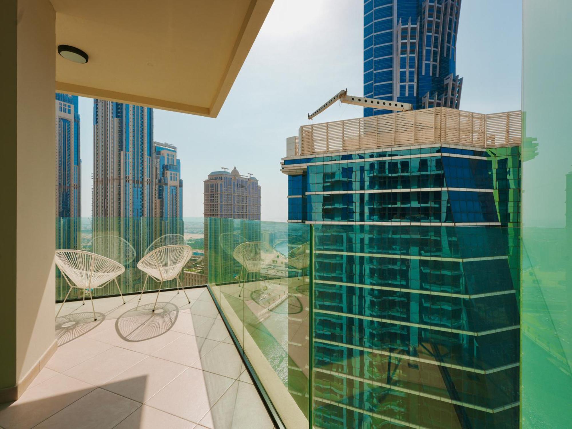 Elegant 2-bedroom Apartment, Branded & Luxury Amenities * Dubai