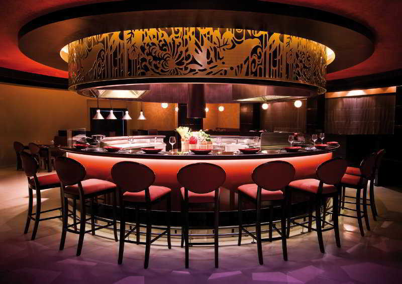 Hotel Avani Deira 5*